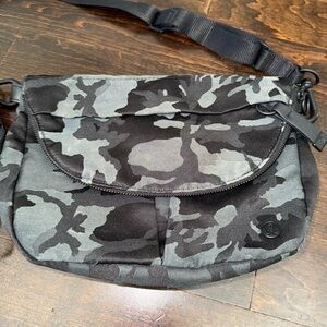 Lululemon Athletica Black Camouflage Crossbody Bag EUC